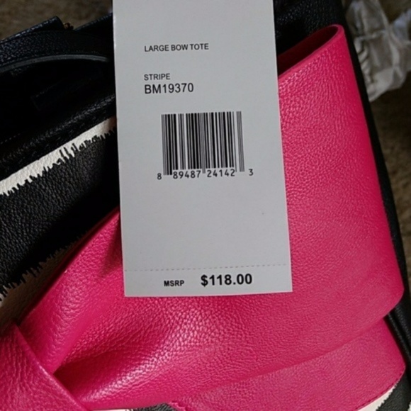 ***Betsey Johnson Black Striped Bag w/ Pink Bow - Picture 6 of 6